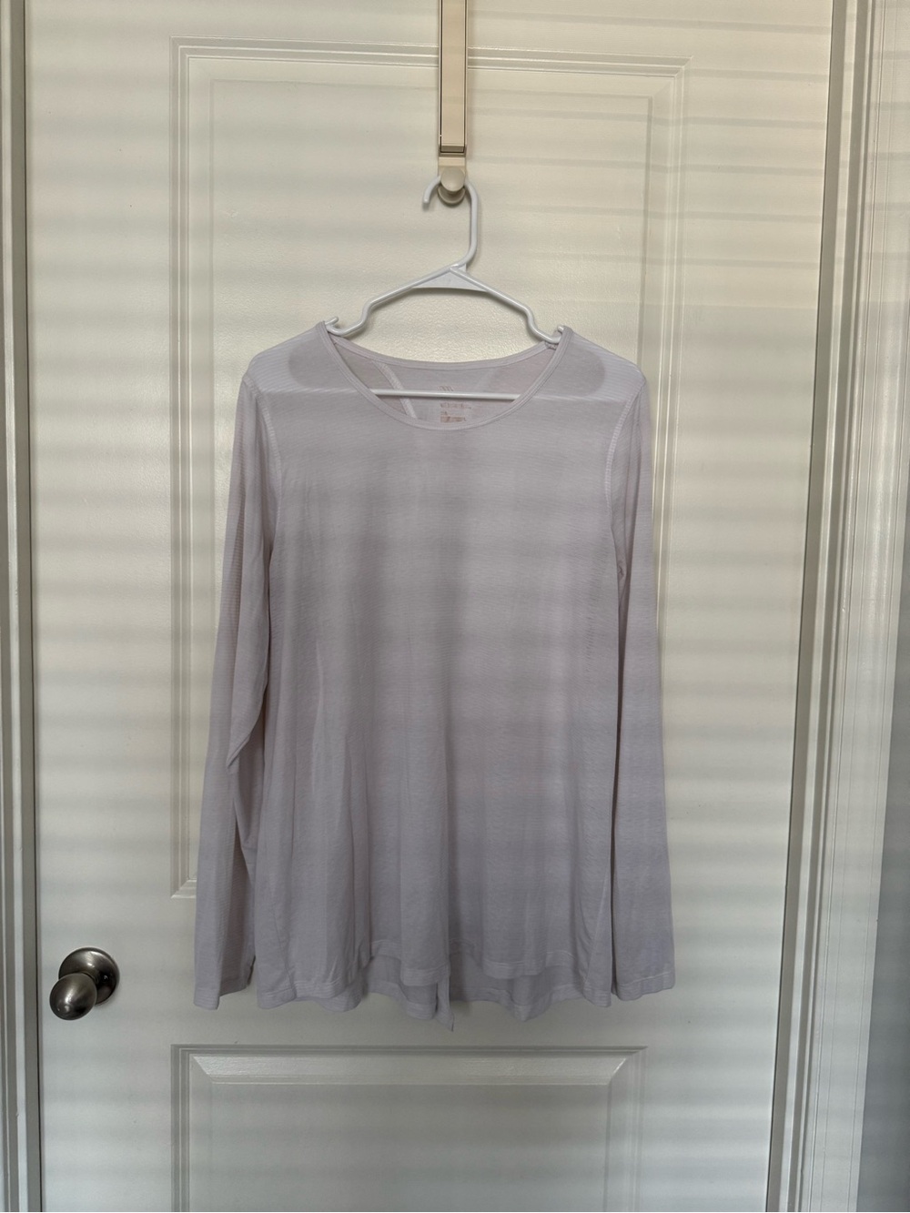 Backless athletic top